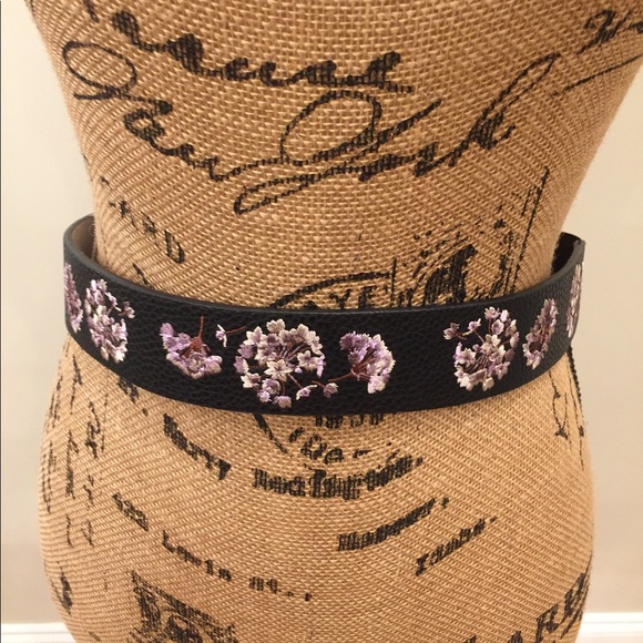 White House Black Market Accessories - WHBM belt. Sz M